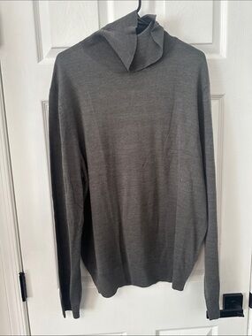 Fashion Nova Men's Charcoal Gray Turtleneck Sweater